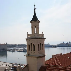  Apartment Of The Tops Center Apartment, Sea View In Town
